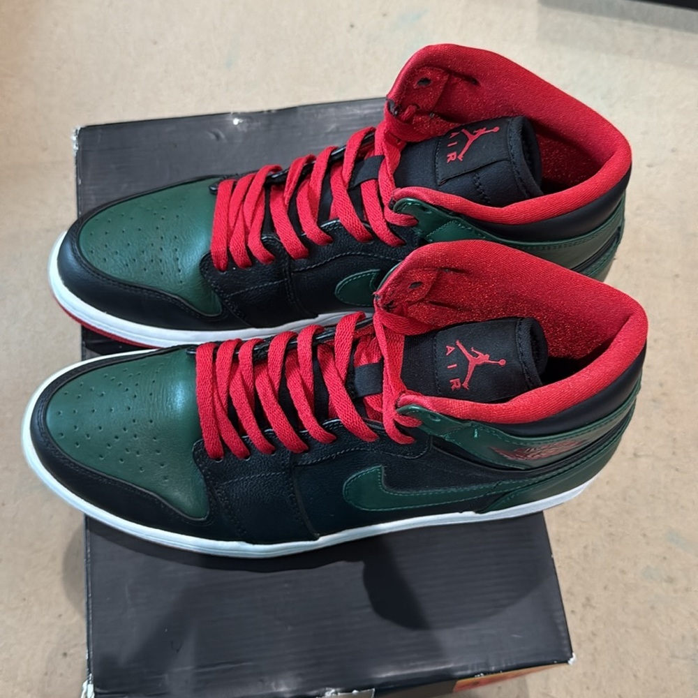 Air Jordan 1 retro high Guccis - Picture 3 of 5